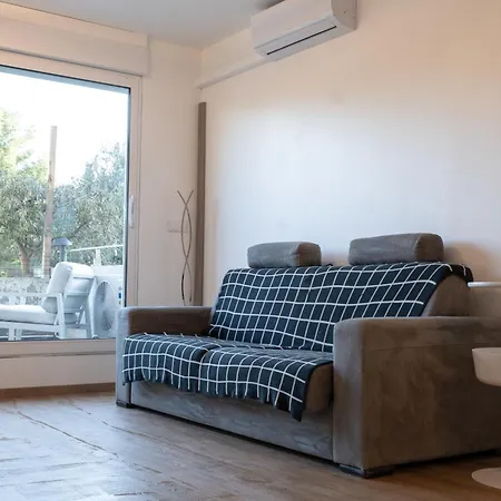 Avec Terrasse A Un Pas De La Apartment